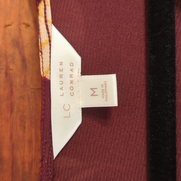 LC Lauren Conrad | Maroon Floral Mini Dress Lightweight V-neck Size M - Picture 9 of 10